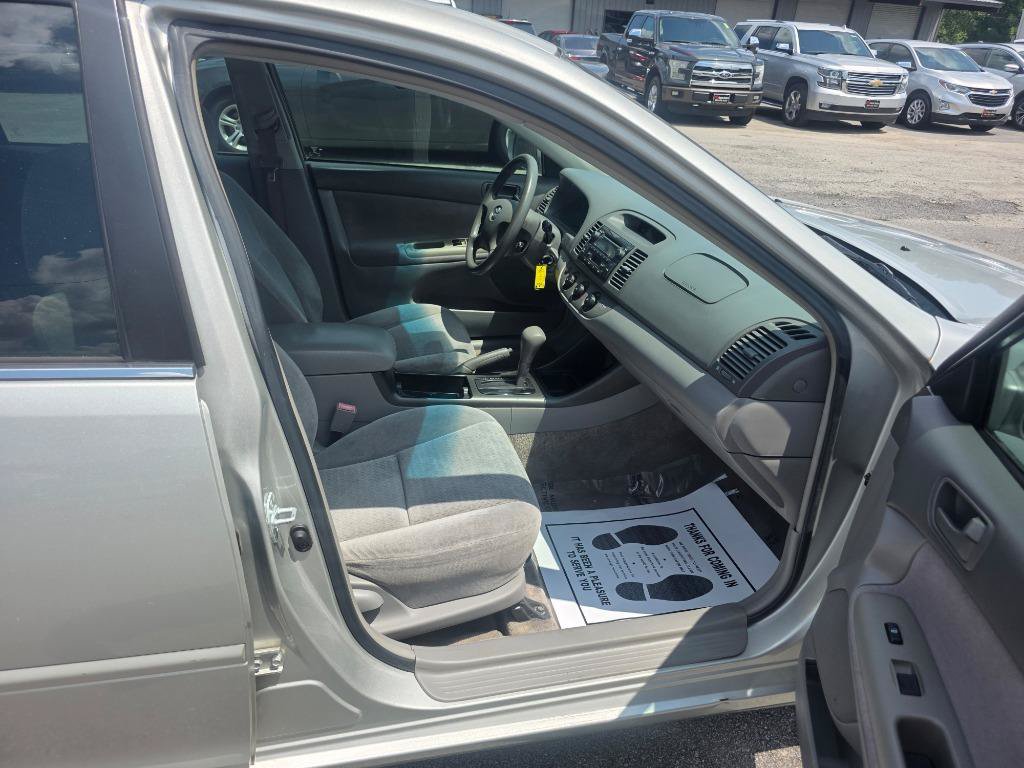 Used 2002 Toyota Camry LE FWD image 9