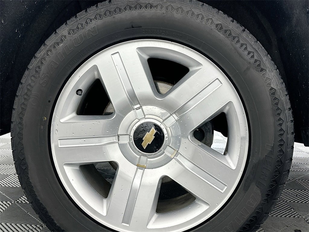 Used 2018 Chevrolet Silverado 1500 LT w/ All Star Edition image 29