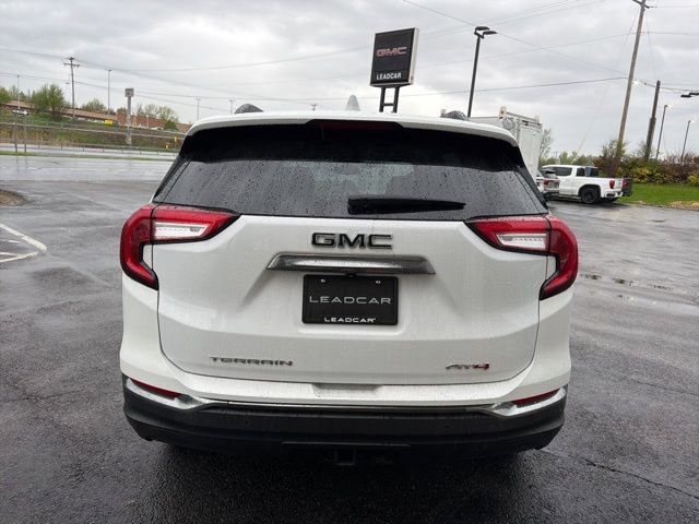 Used 2023 GMC Terrain AT4 w/ GMC Pro Grade Package AWD/4WD image 4