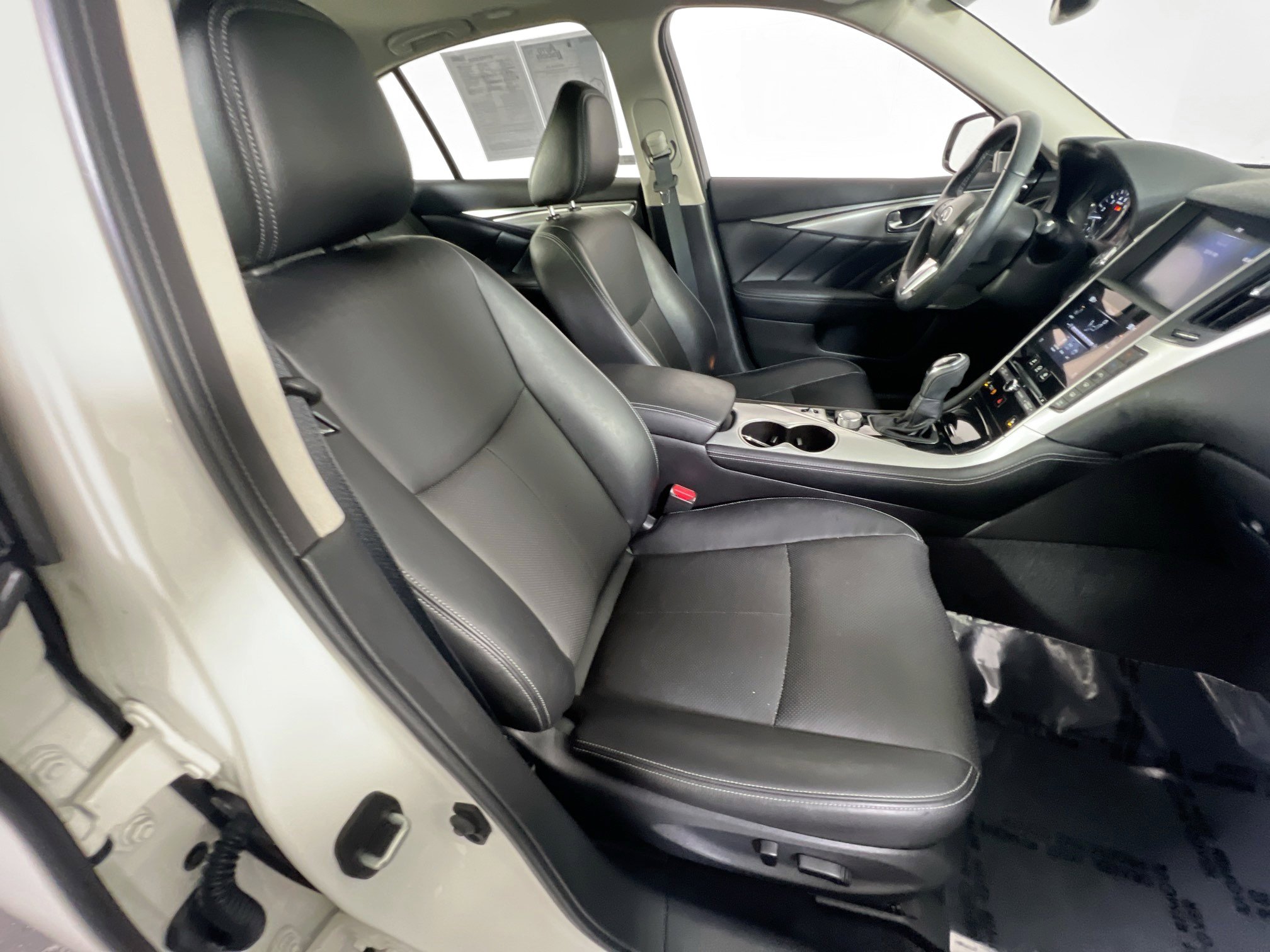 Used 2022 INFINITI Q50 Luxe w/ Cargo Package image 28