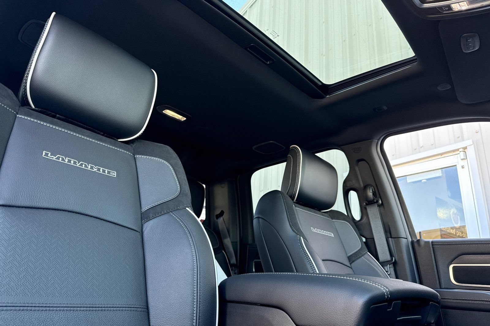 New 2026 RAM 3500 Laramie AWD/4WD image 15