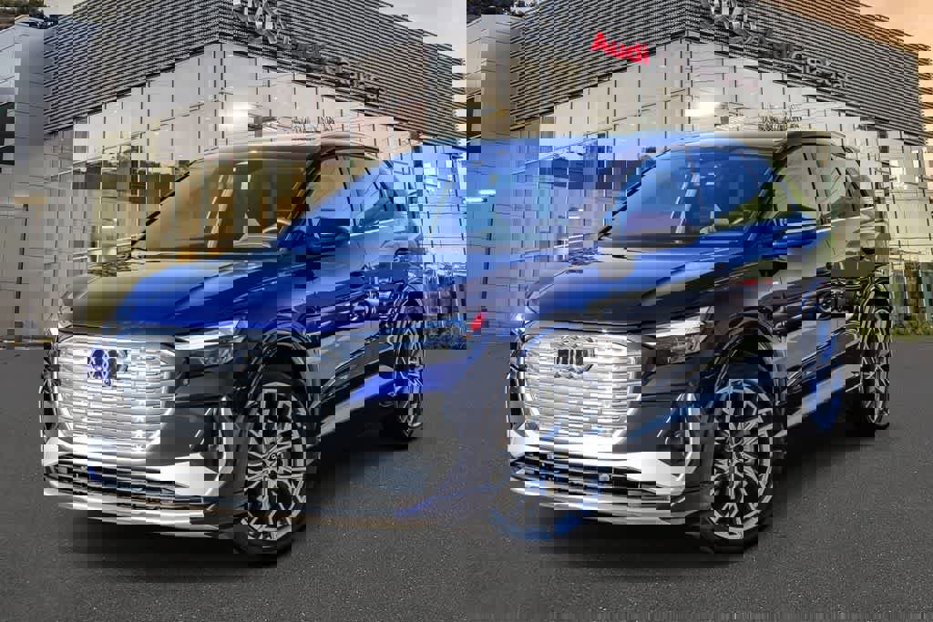 Used 2025 Audi Q4 e-tron Premium Plus w/ Premium Plus AWD/4WD image 1