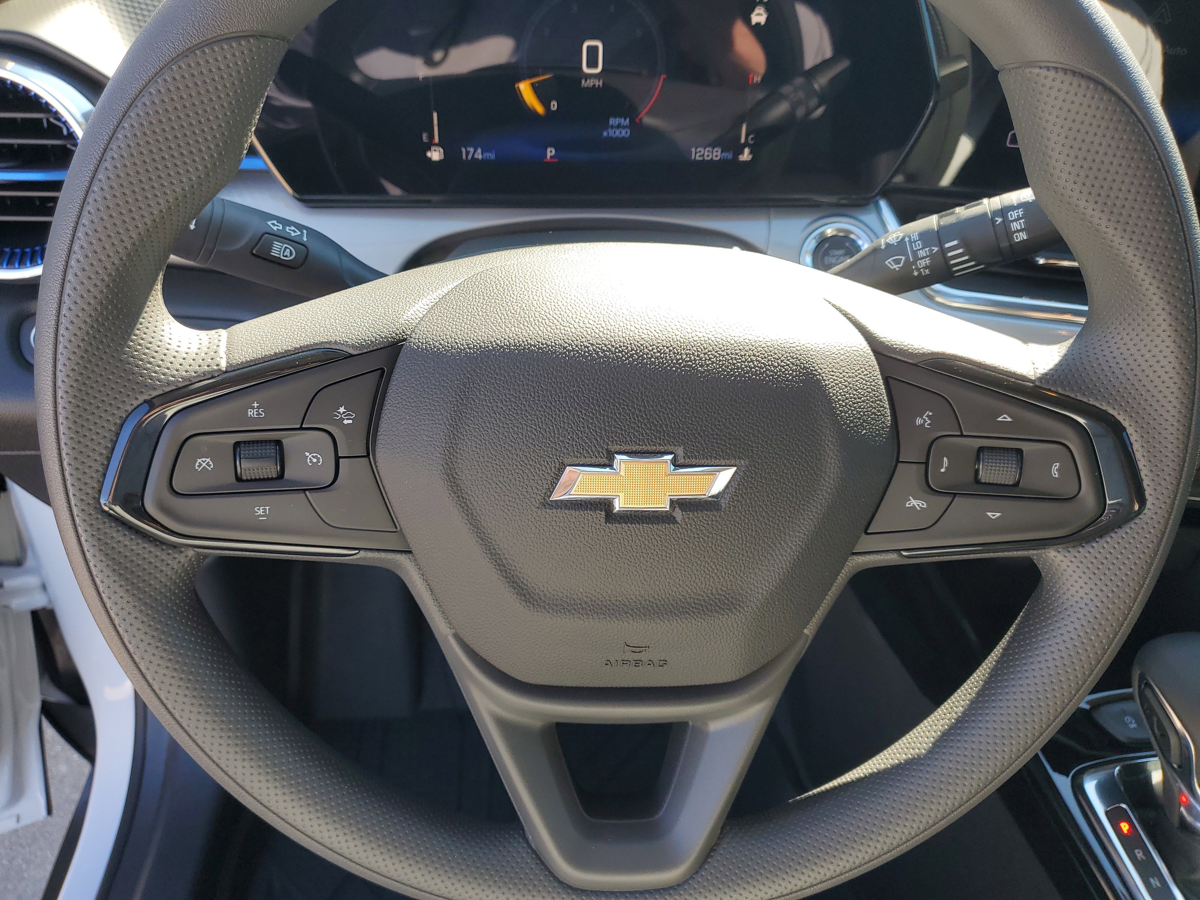 Used 2025 Chevrolet Trax LT image 25