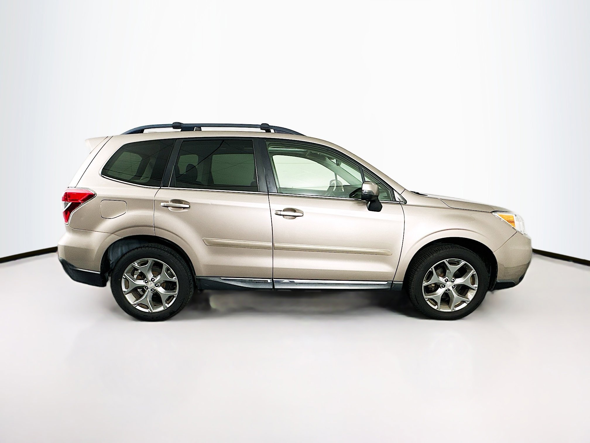 Used 2016 Subaru Forester 2.5i Touring w/ Eyesight & Navigation System image 10