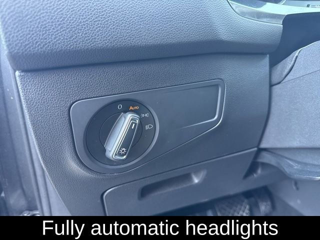 Used 2019 Volkswagen Tiguan SE w/ Panoramic Sunroof Package image 19