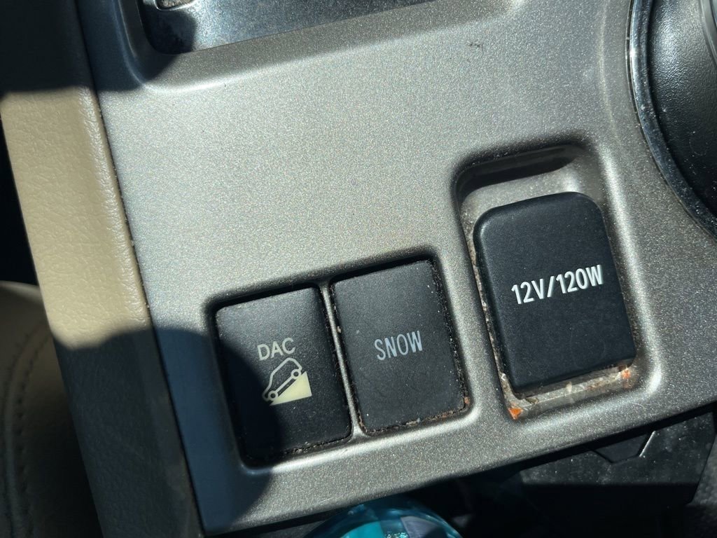 Used 2011 Toyota Highlander SE w/ Tow Pkg AWD/4WD image 19