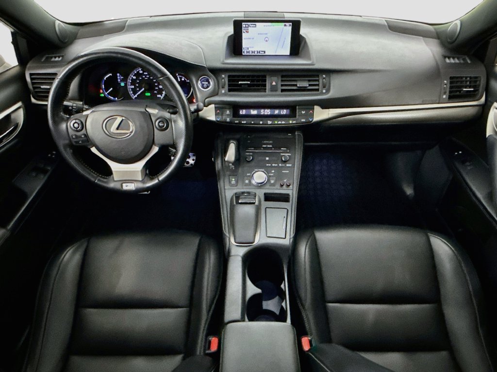 Used 2017 Lexus CT 200h w/ Navigation System Package FWD image 13
