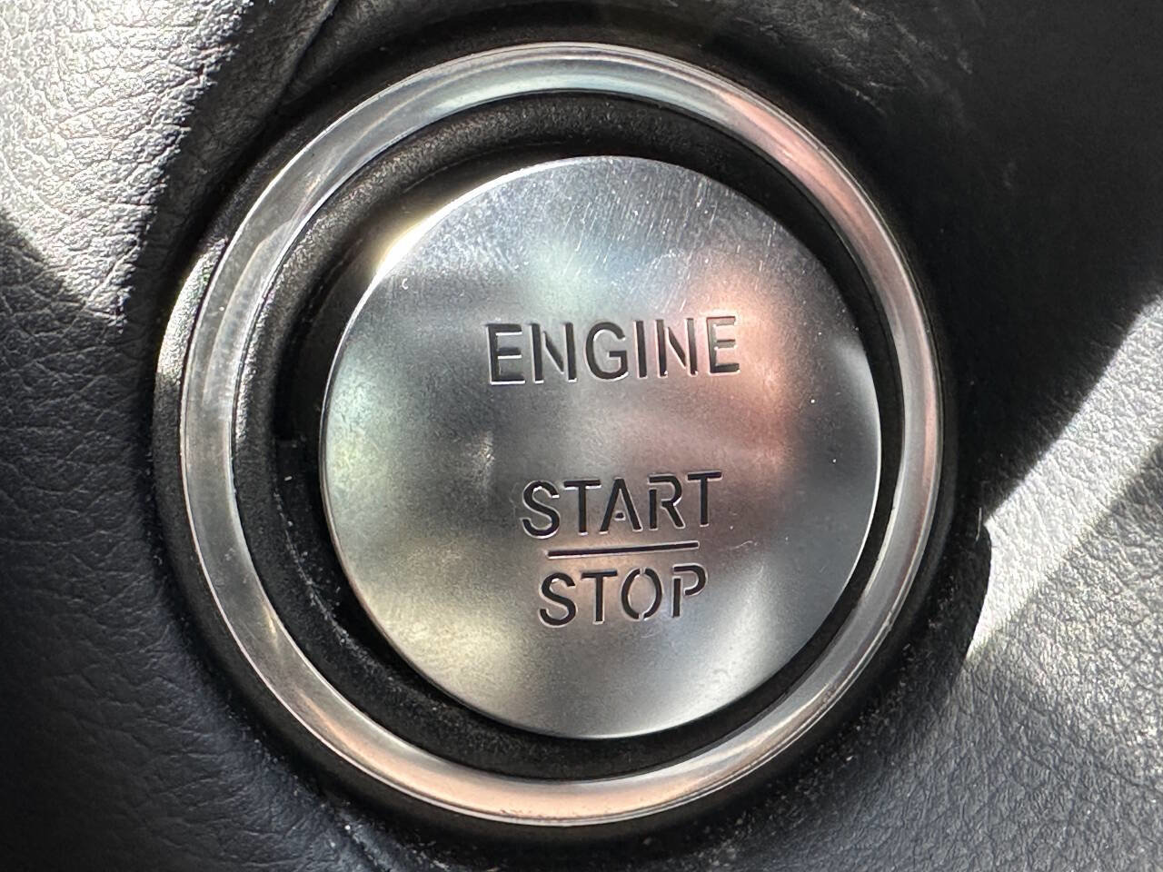 Used 2014 Mercedes-Benz CLS 550 4MATIC image 32