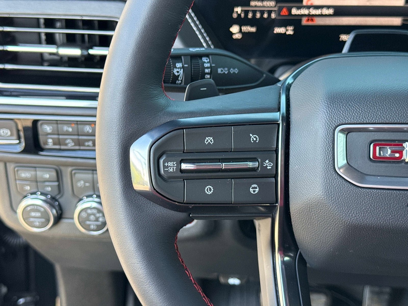 Used 2026 GMC Yukon XL AT4 Ultimate w/ LPO, Floor Liner Package AWD/4WD image 33