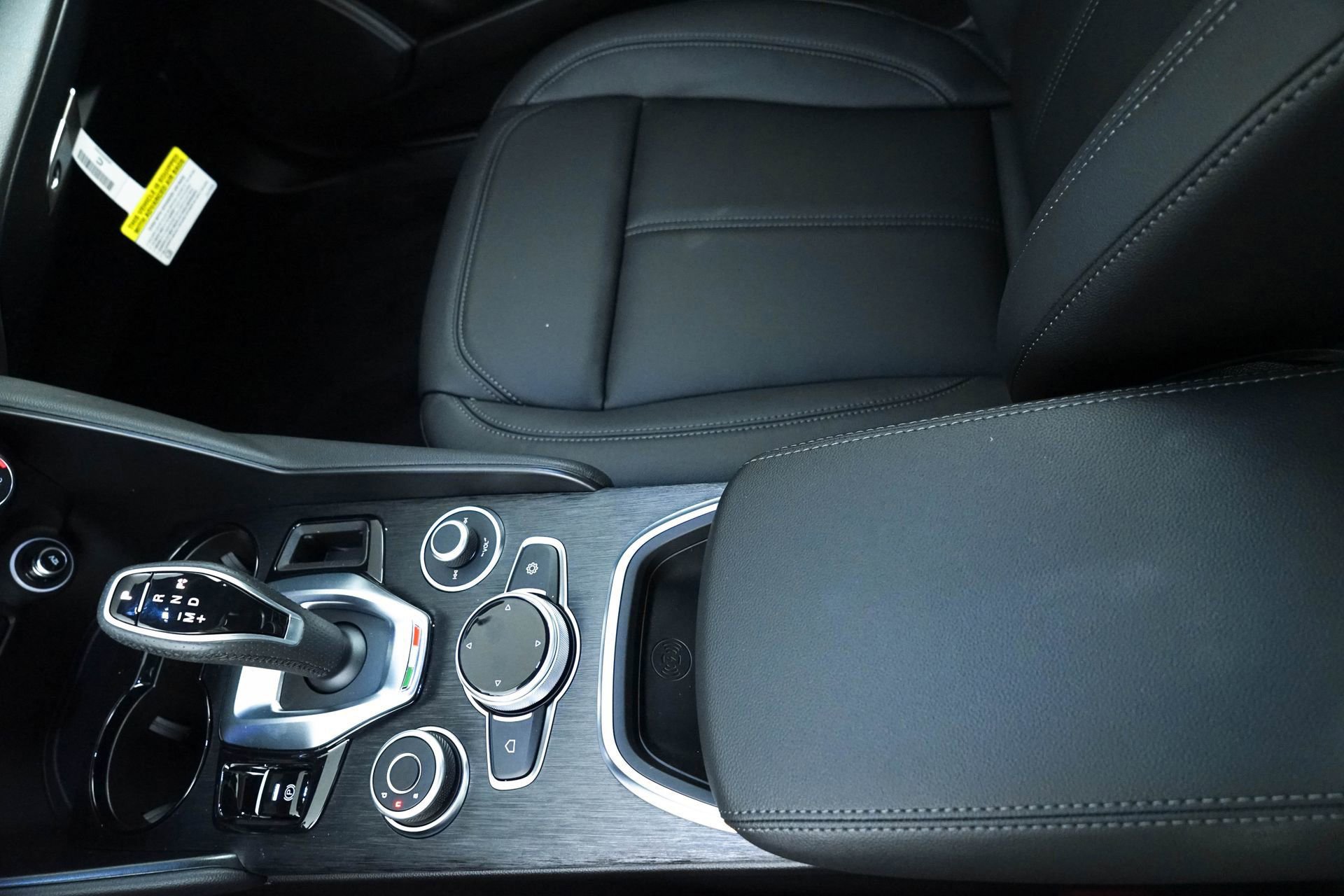 New 2024 Alfa Romeo Giulia Sprint image 28