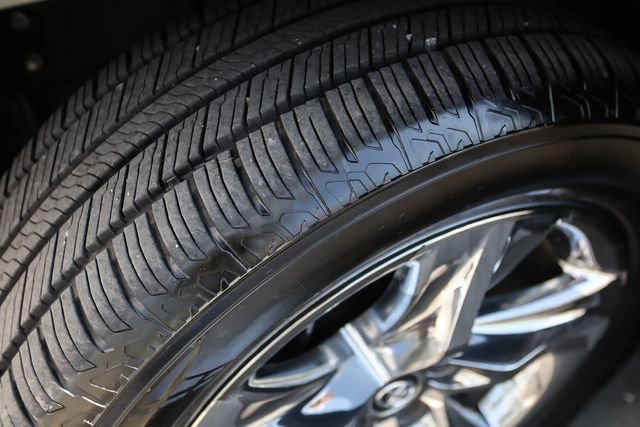 Used 2018 Toyota Highlander Limited Platinum image 17