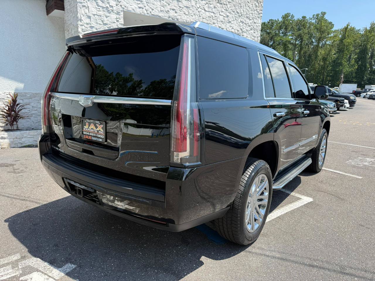 Used 2017 Cadillac Escalade 2WD image 17