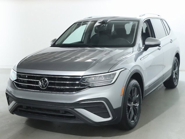Used 2024 Volkswagen Tiguan SE