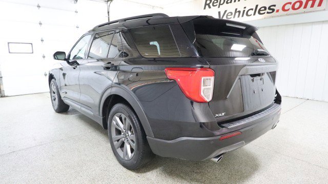 Used 2021 Ford Explorer XLT w/ Equipment Group 202A image 3