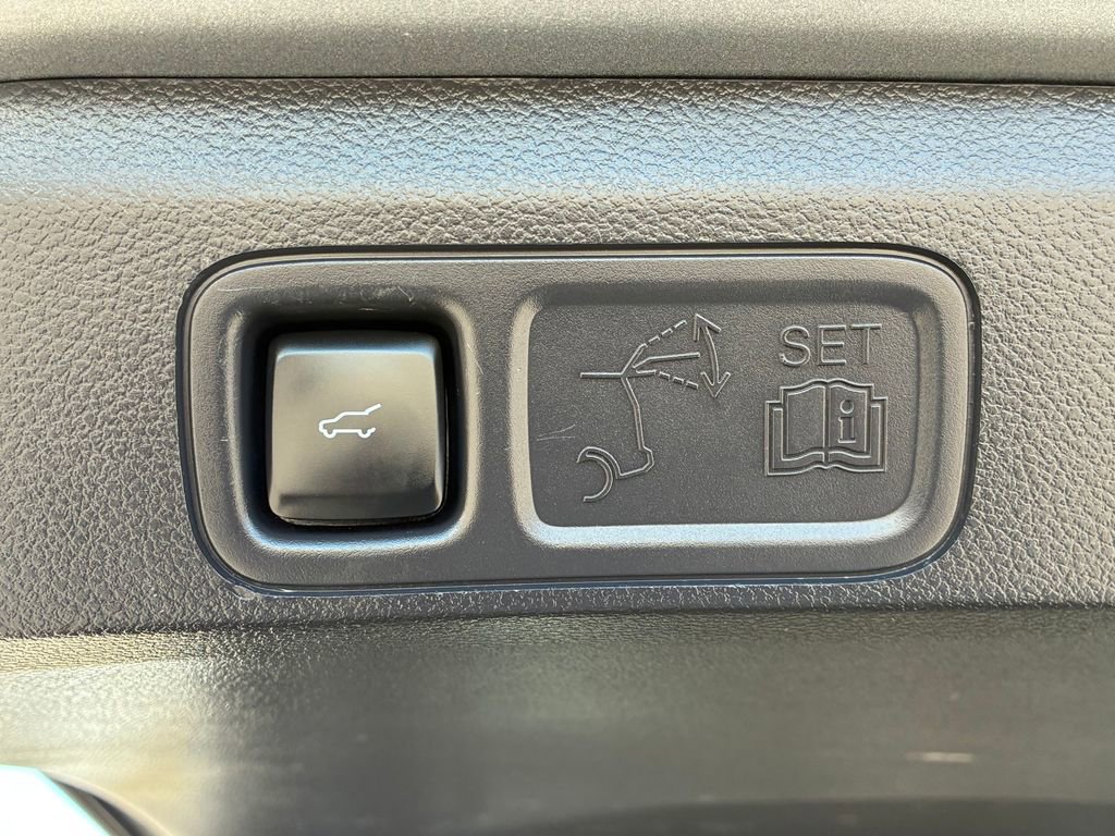 Used 2024 Ford Expedition XLT image 14