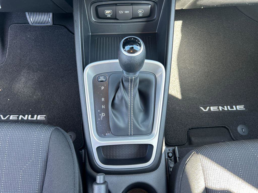 New 2026 Hyundai Venue SE FWD image 18