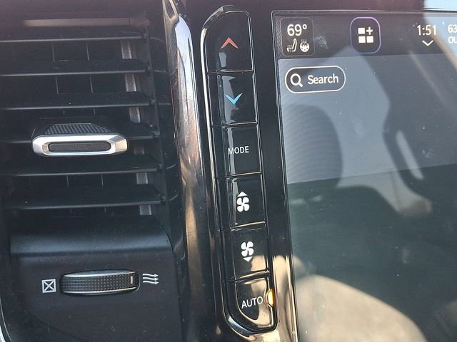 Used 2023 RAM 1500 Laramie AWD/4WD image 18