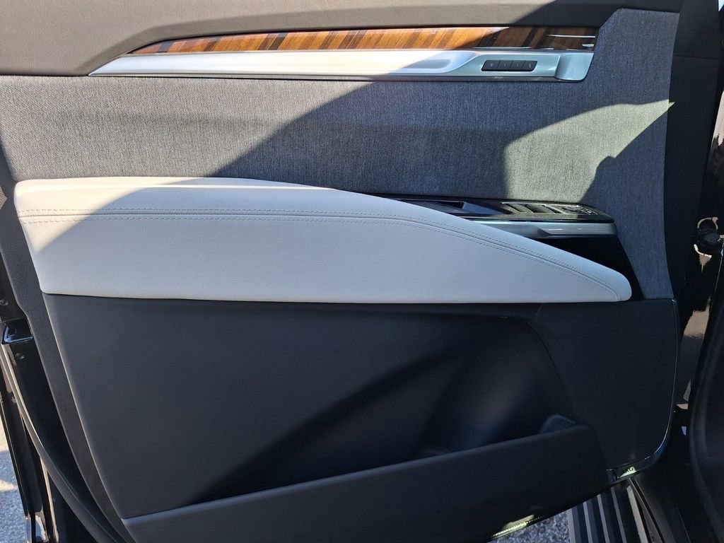 New 2026 Cadillac Escalade ESV Platinum Sport w/ LPO, ONYX Package image 36