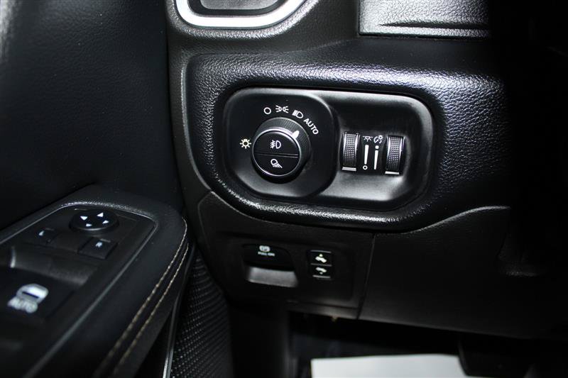 Used 2019 RAM 1500 Laramie AWD/4WD image 26