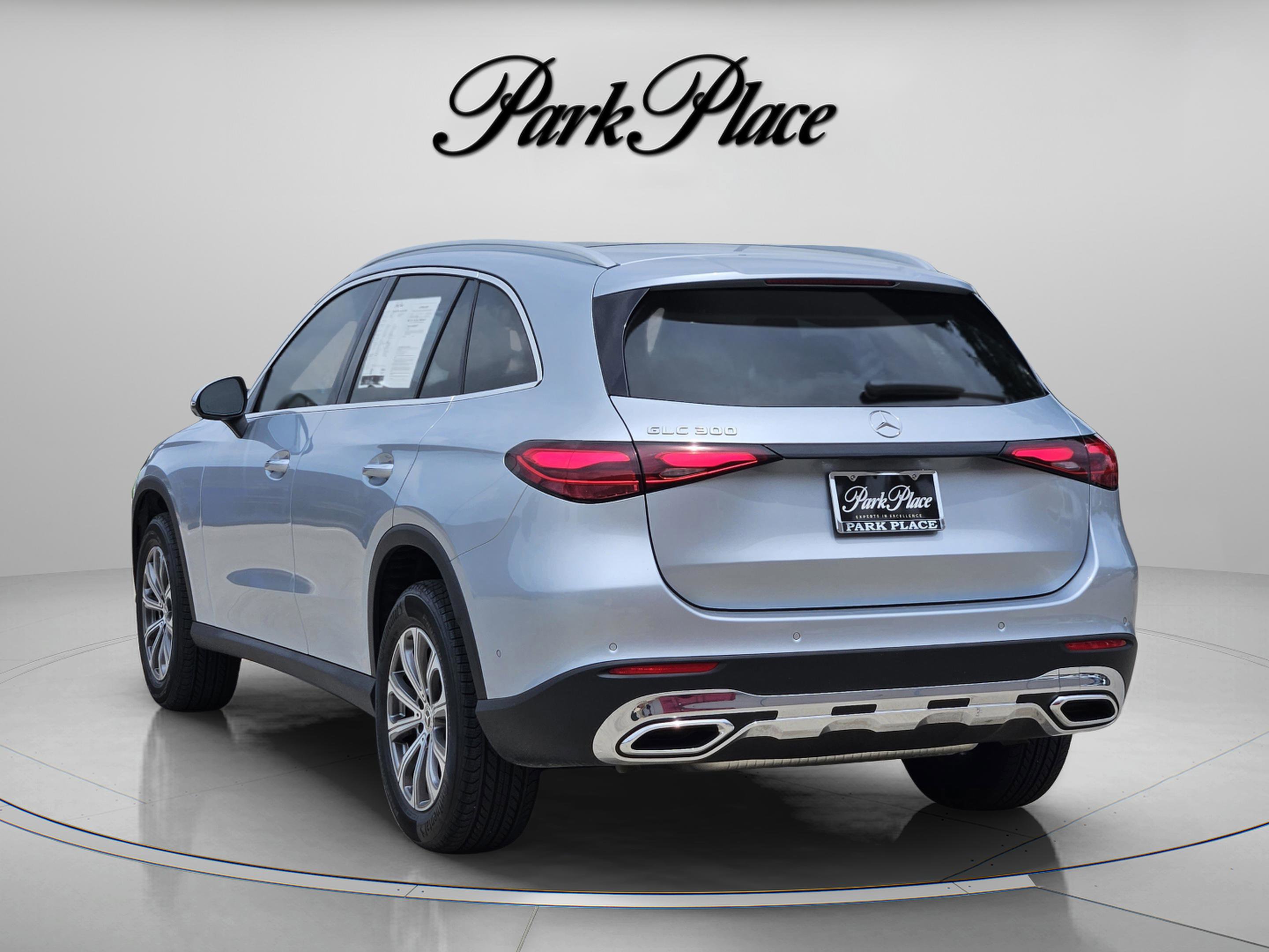 Certified 2026 Mercedes-Benz GLC 300 image 3