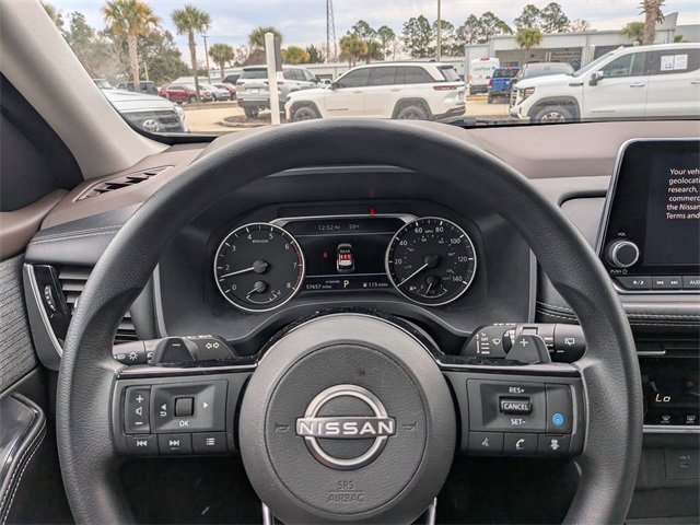 Used 2023 Nissan Rogue SV image 28