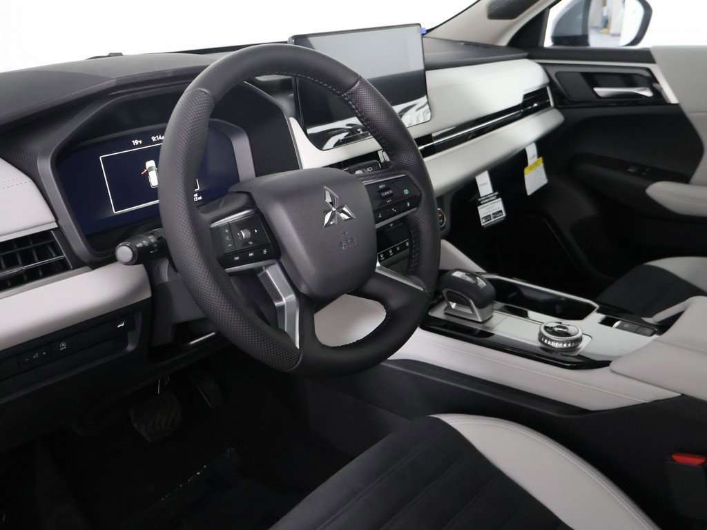 New 2026 Mitsubishi Outlander SE image 30