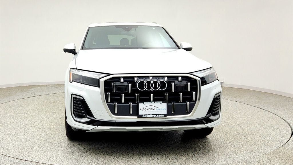 Used 2025 Audi Q7 3.0T Premium Plus AWD/4WD image 2