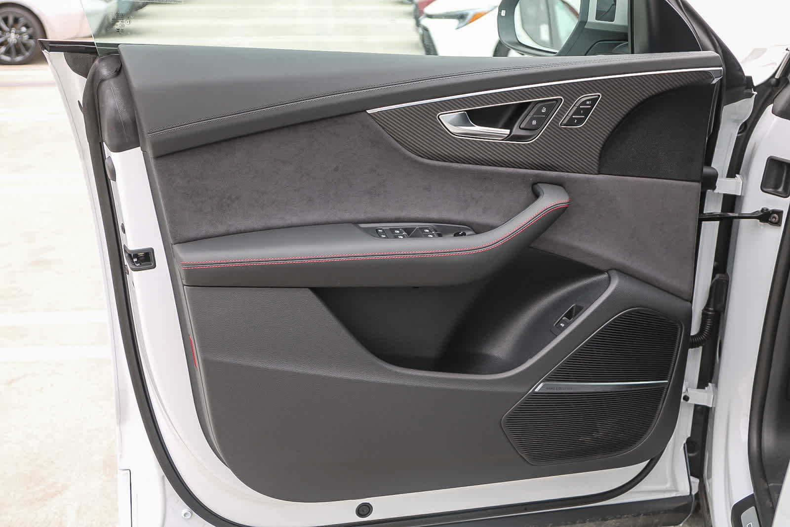 New 2025 Audi RS Q8 performance image 23