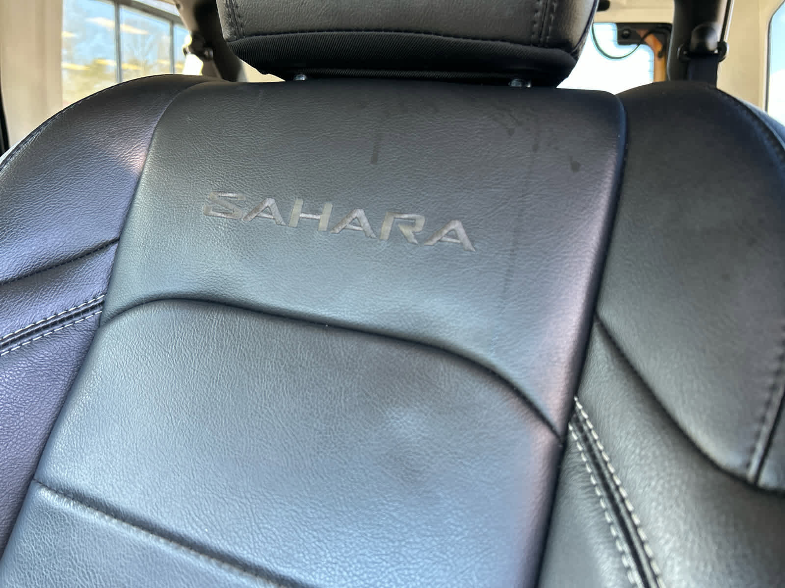 Used 2023 Jeep Wrangler Sahara w/ Cold Weather Group image 19