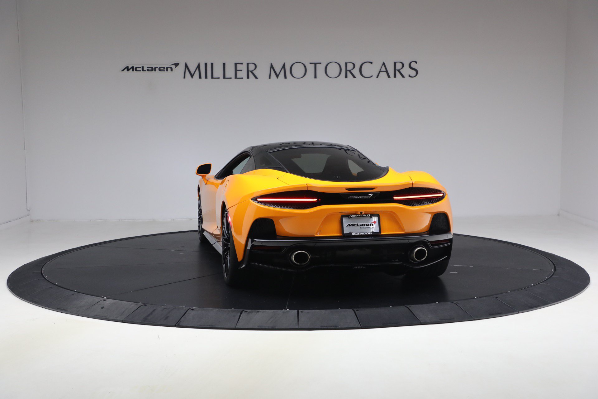 Used 2023 McLaren GT RWD image 5