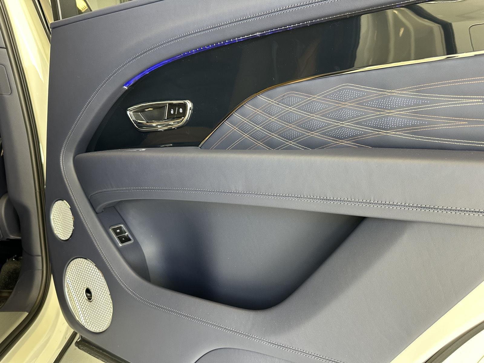 New 2026 Bentley Bentayga Extended Wheelbase AWD/4WD image 26