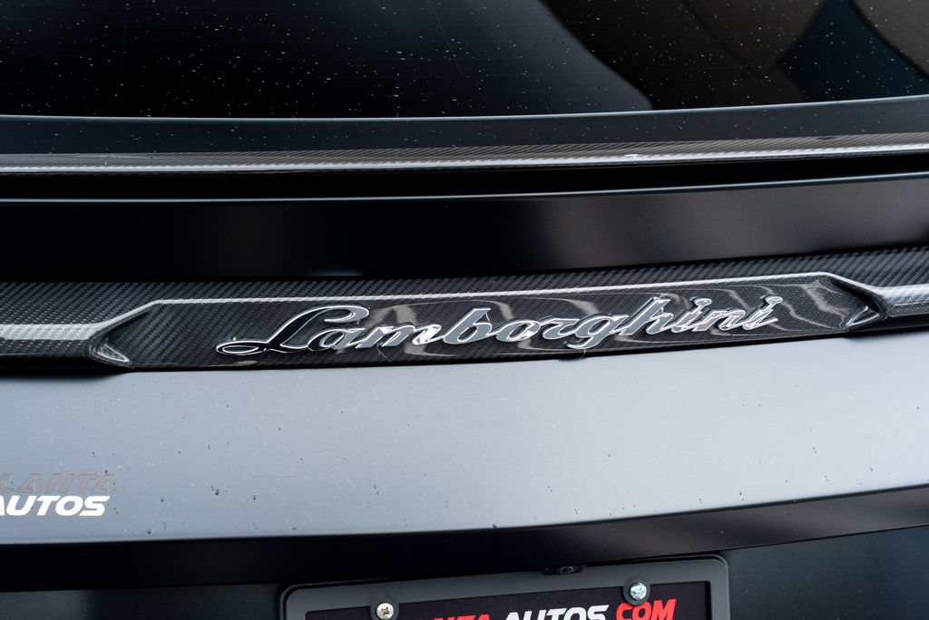Used 2024 Lamborghini Urus Performante AWD/4WD image 19