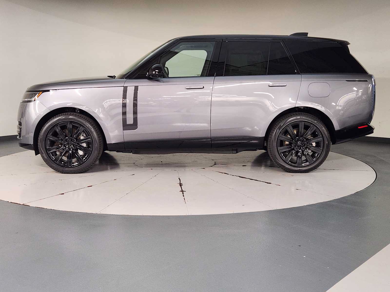 New 2026 Land Rover Range Rover SE AWD/4WD image 5