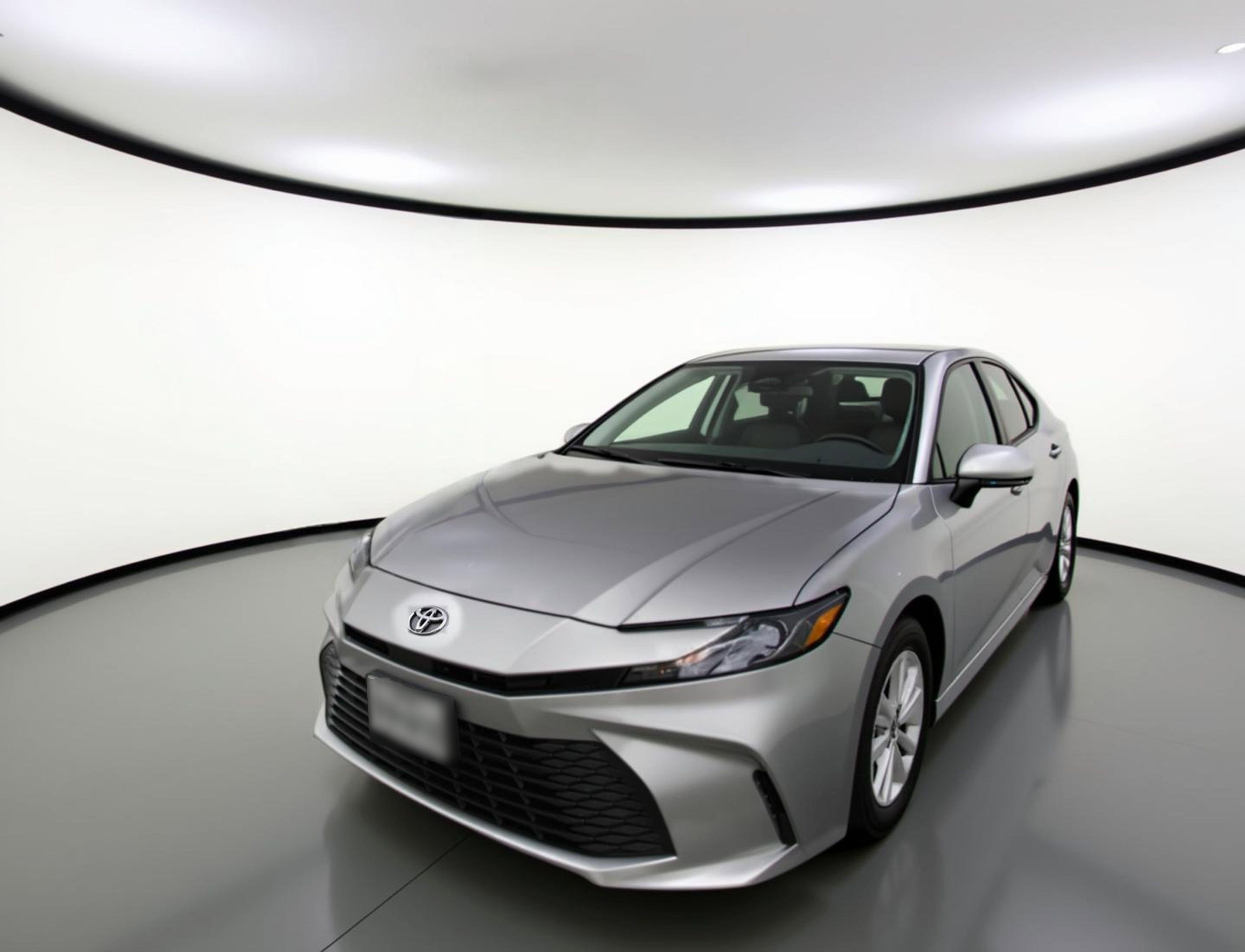 Used 2025 Toyota Camry LE FWD image 3
