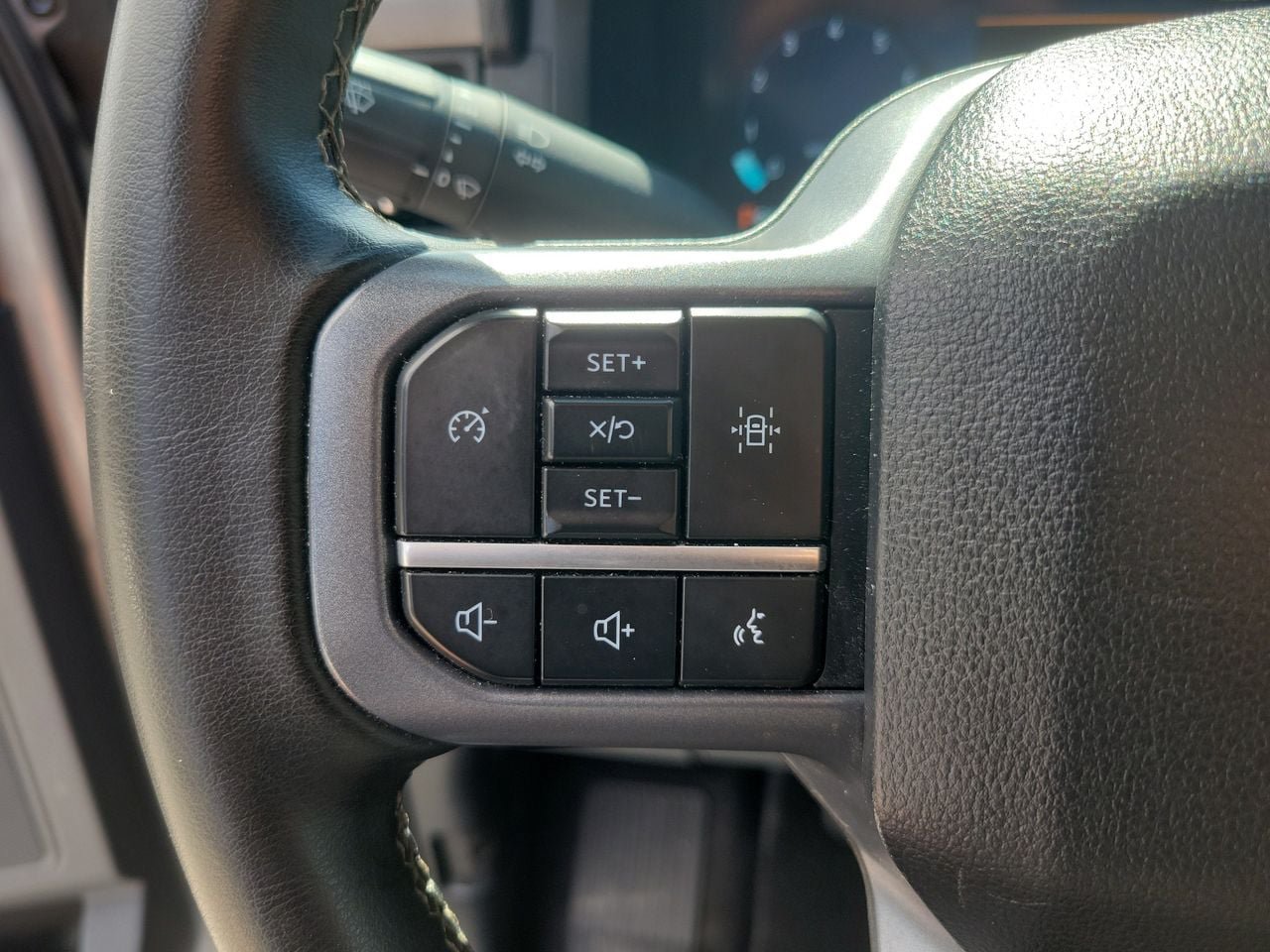 Used 2025 Ford F150 XLT w/ Equipment Group 301A Standard AWD/4WD image 18