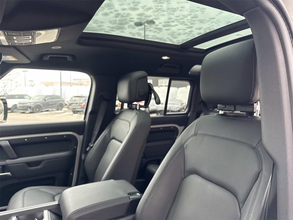 New 2026 Land Rover Defender 110 X-Dynamic SE image 20