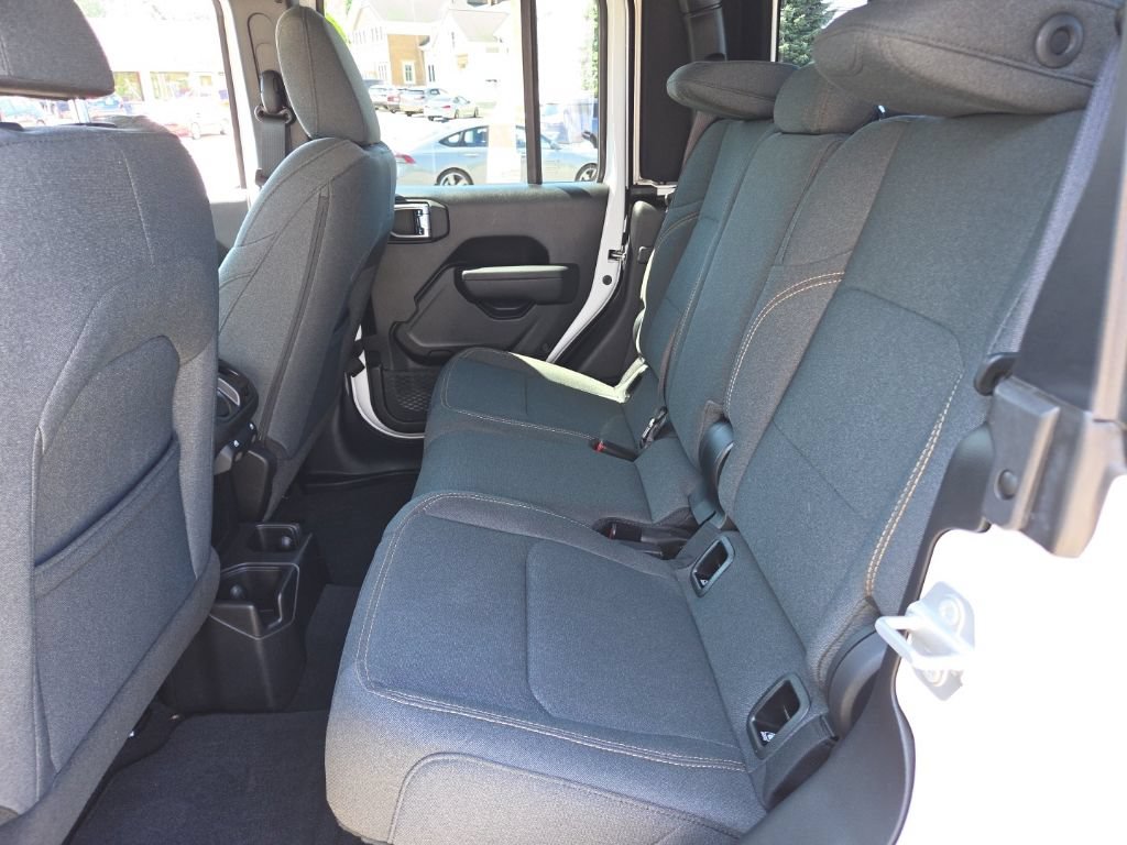Certified 2025 Jeep Gladiator Sport AWD/4WD image 20