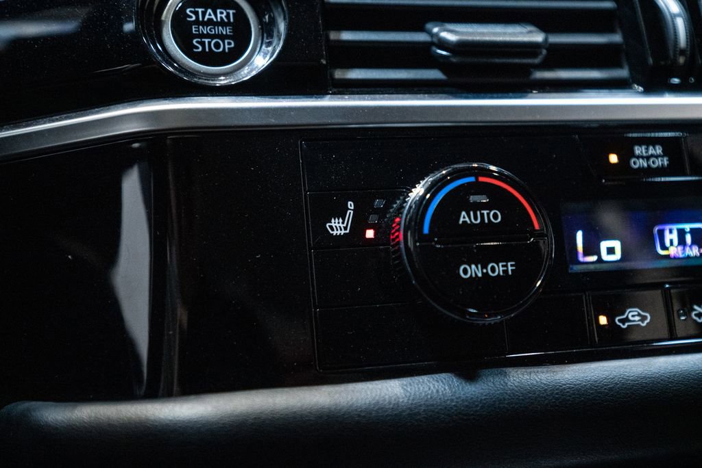 Used 2024 Nissan Pathfinder SV AWD/4WD image 25