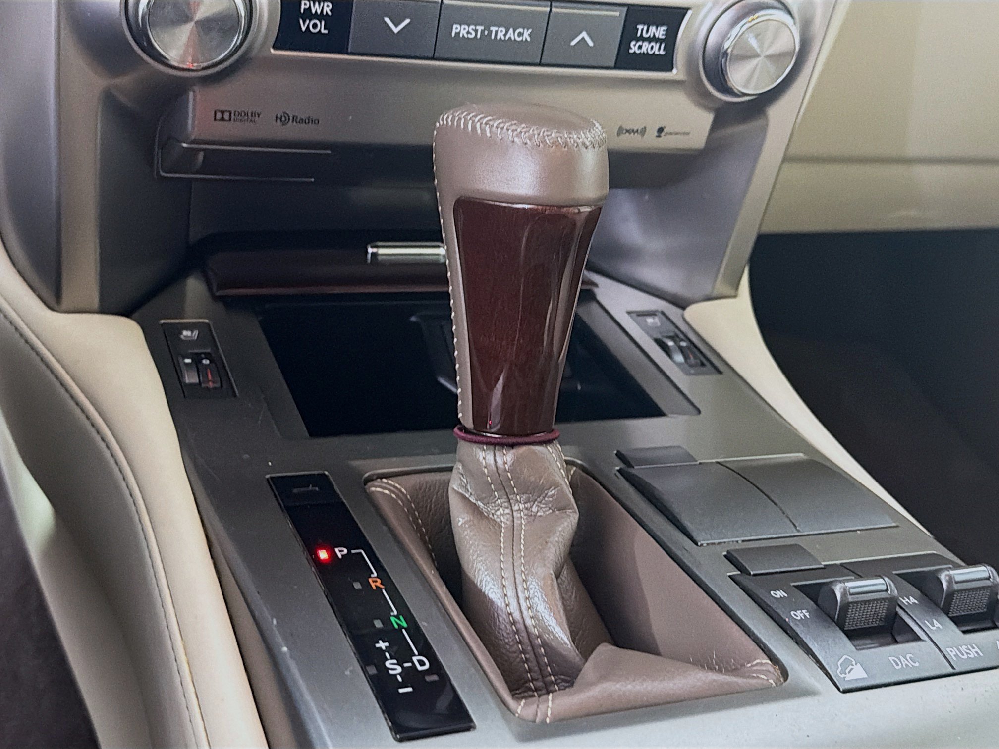 Used 2018 Lexus GX 460 Premium w/ Premium Package AWD/4WD image 24