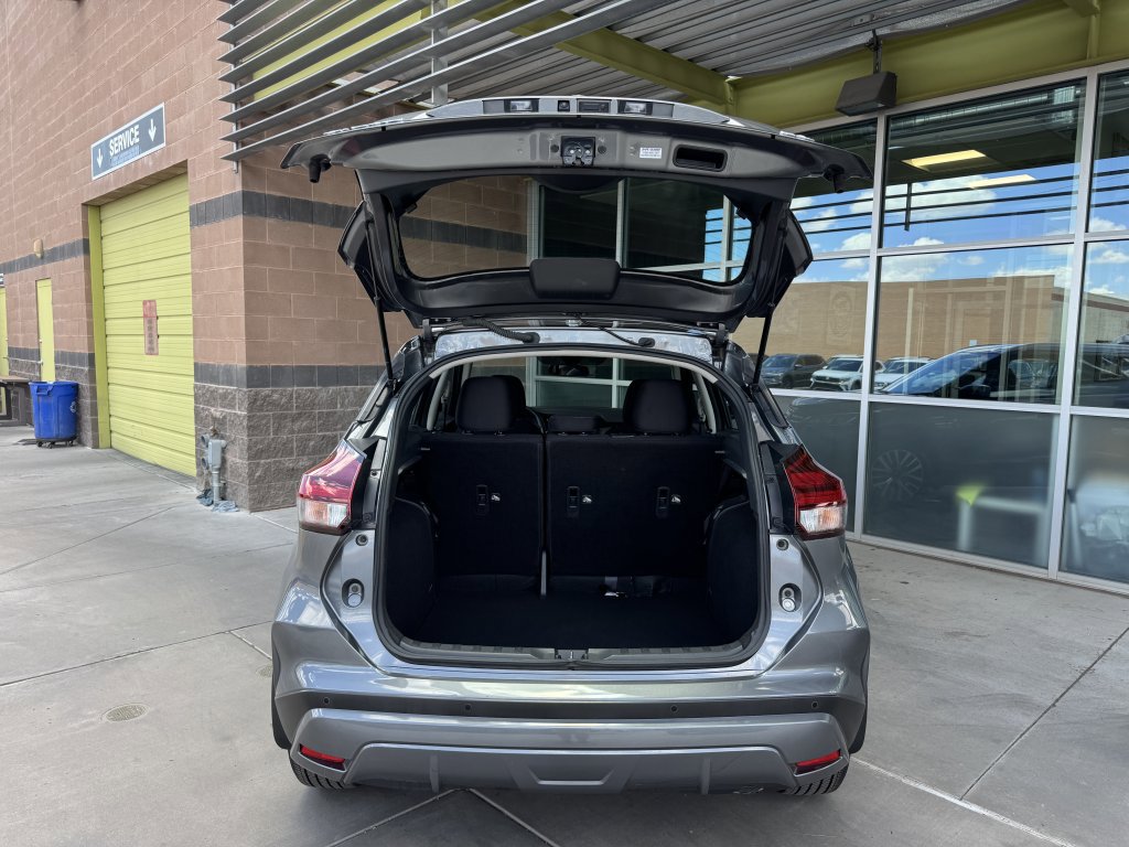 Used 2023 Nissan Kicks SV image 32