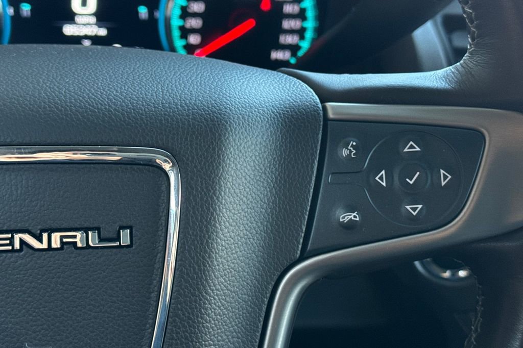 Used 2020 GMC Yukon XL Denali w/ Denali Premium Package image 31
