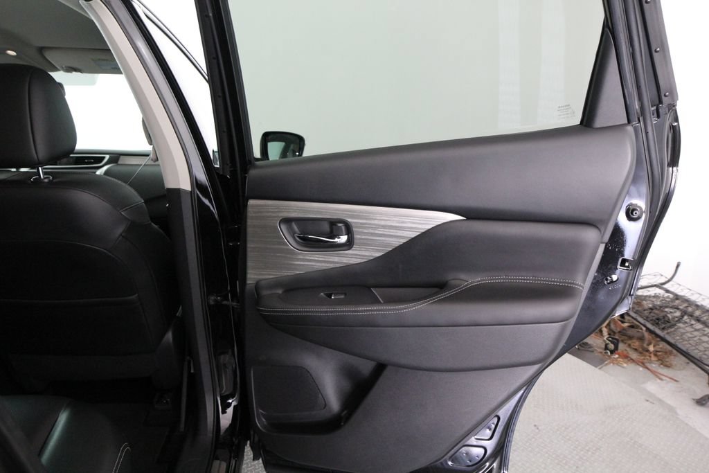 Used 2018 Nissan Murano SL w/ Midnight Edition Package FWD image 38