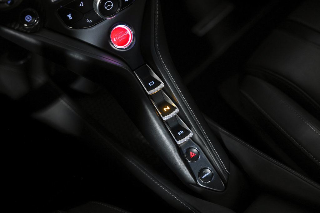 Used 2019 McLaren 720S Performance RWD image 30