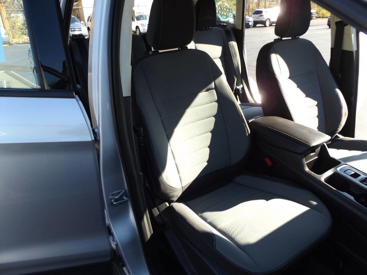 Used 2018 Ford Escape S image 22