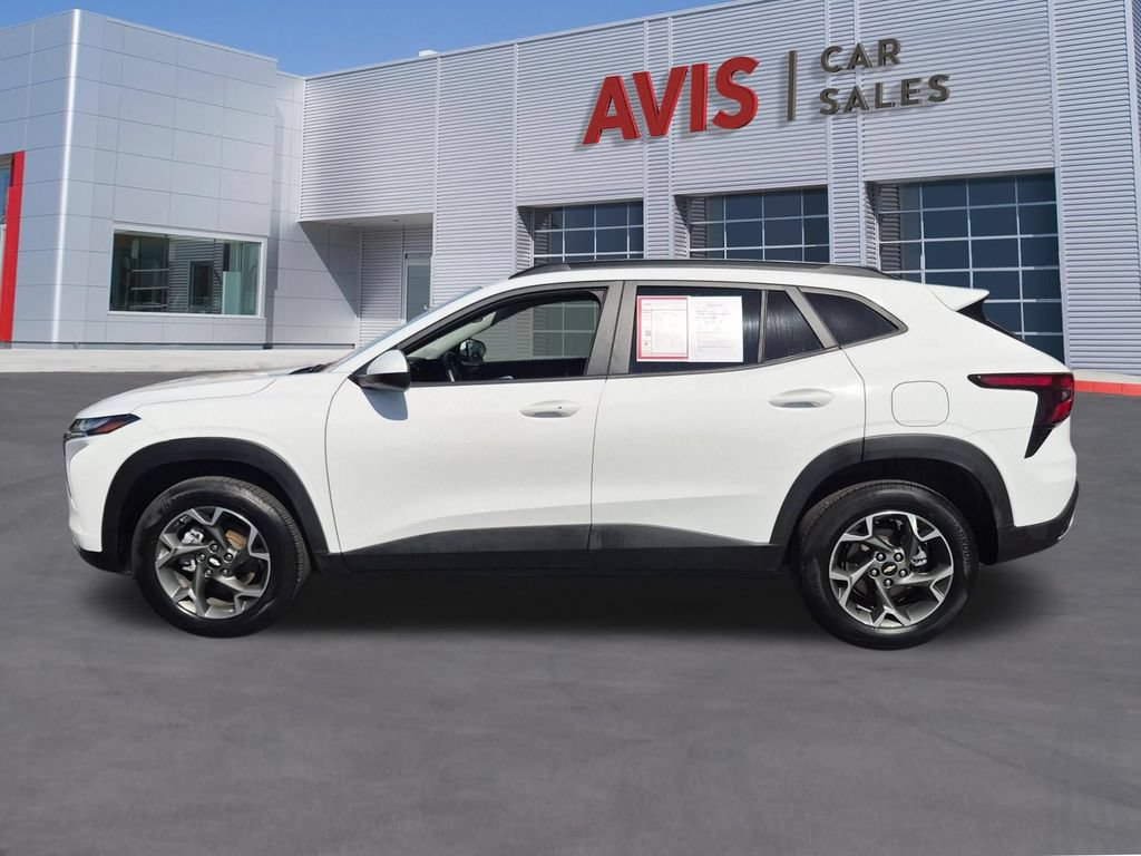 Used 2025 Chevrolet Trax LT w/ LT Convenience Package FWD image 10