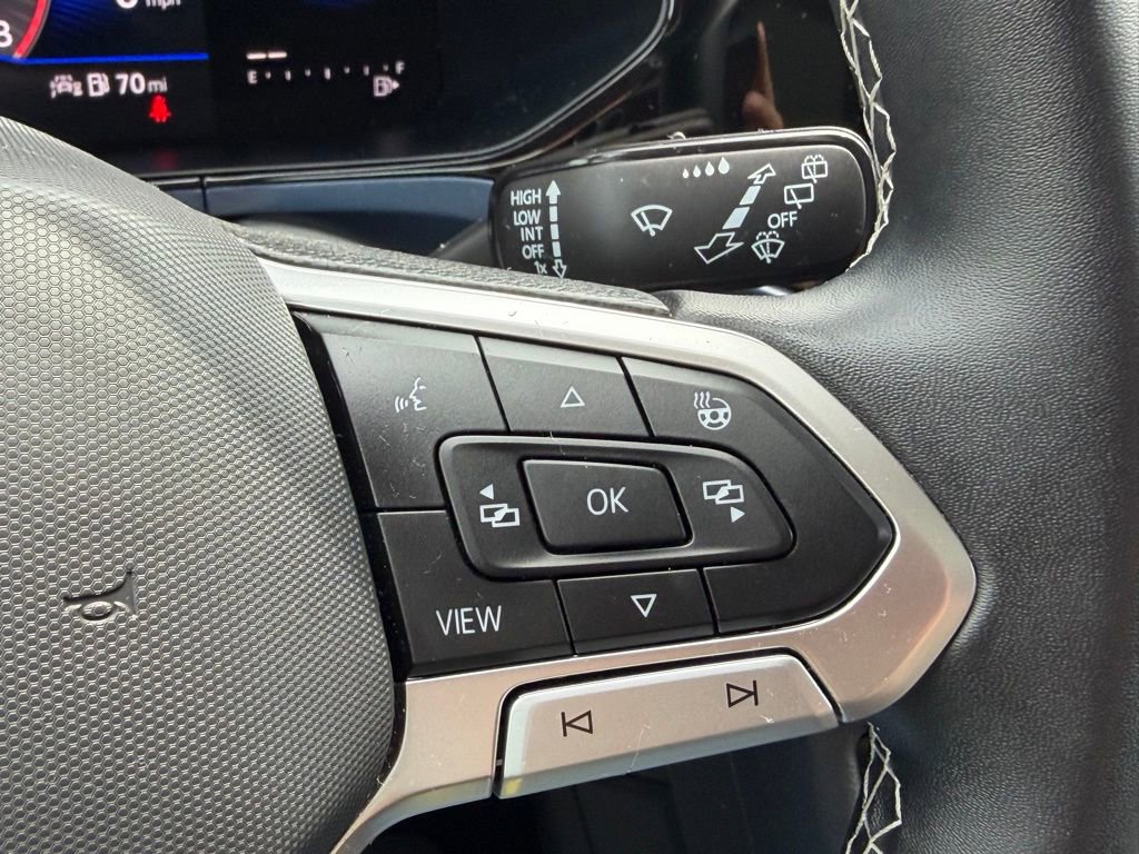 Used 2022 Volkswagen Taos SE AWD/4WD image 6