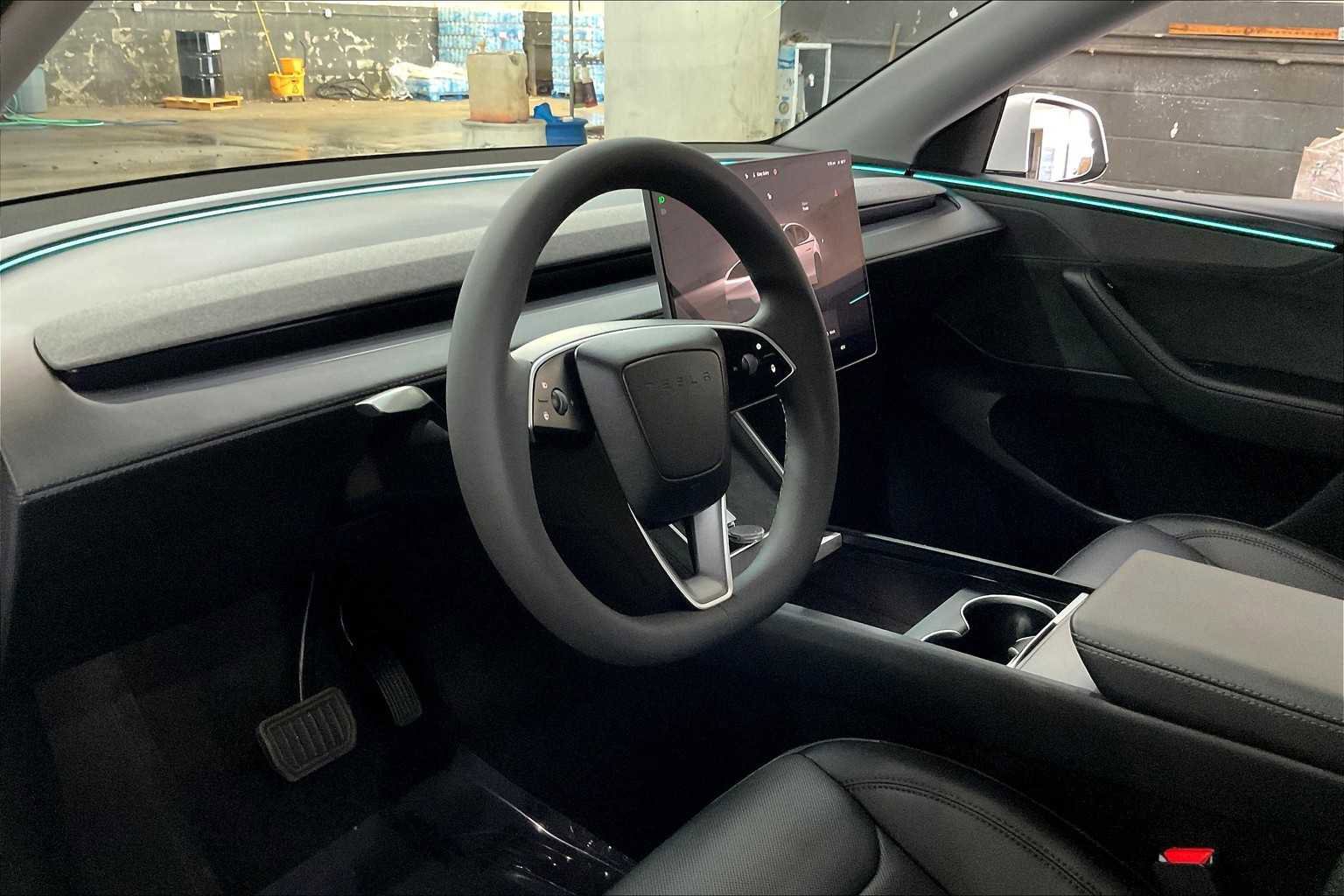 Used 2026 Tesla Model Y 2WD image 16