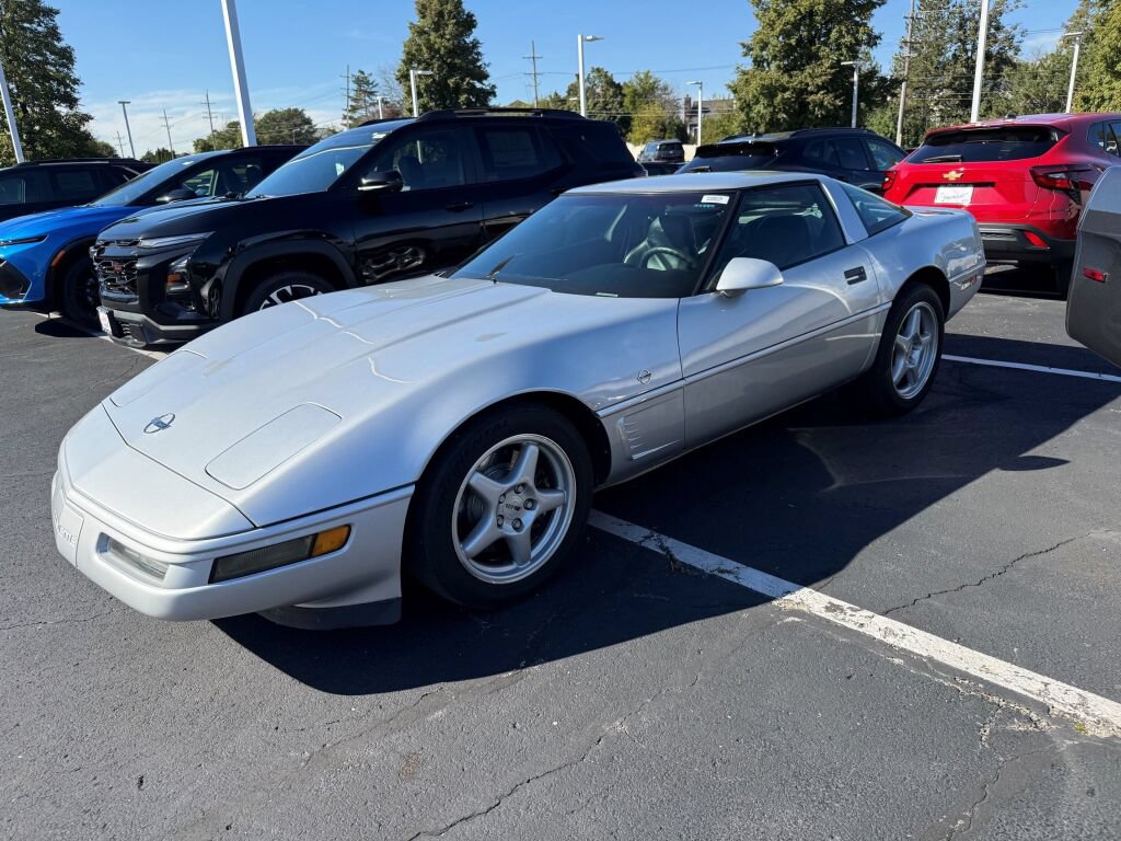 Used 1996 Chevrolet Corvette Coupe RWD image 1