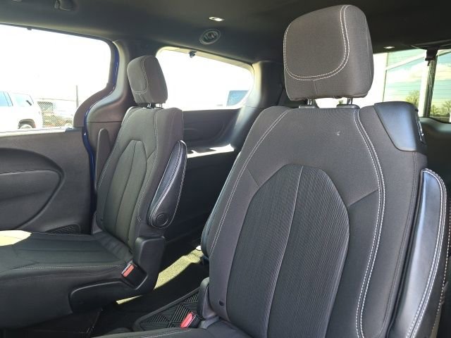 Used 2019 Chrysler Pacifica Touring Plus w/ Advanced Safetytec Group image 30