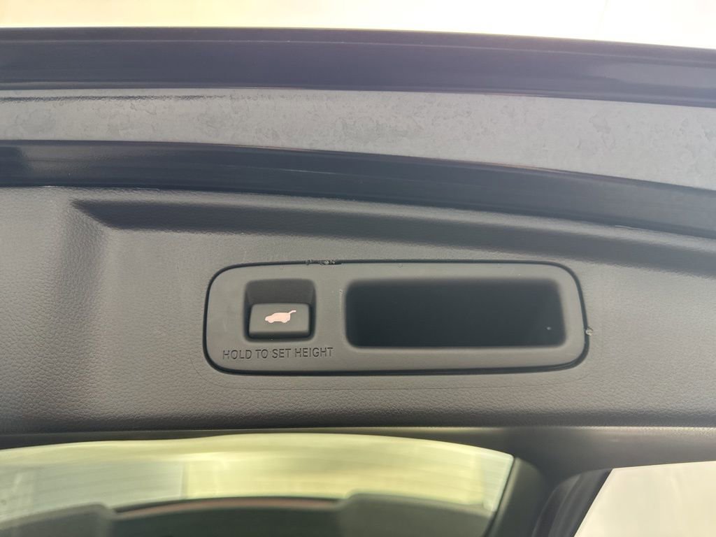Used 2025 Honda CR-V EX-L image 39